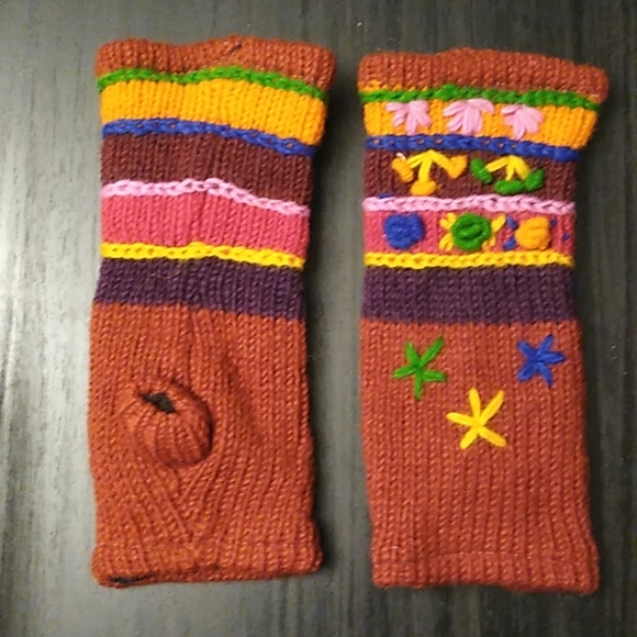 Accessories - Wool fingerless gloves